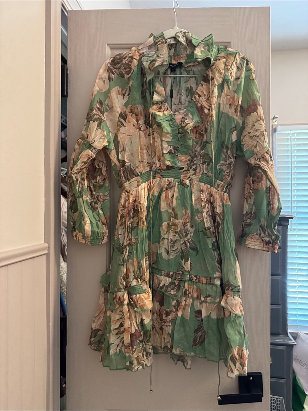Beulah Style nwt Green Floral Ruffled V-Neck Women’s Dress